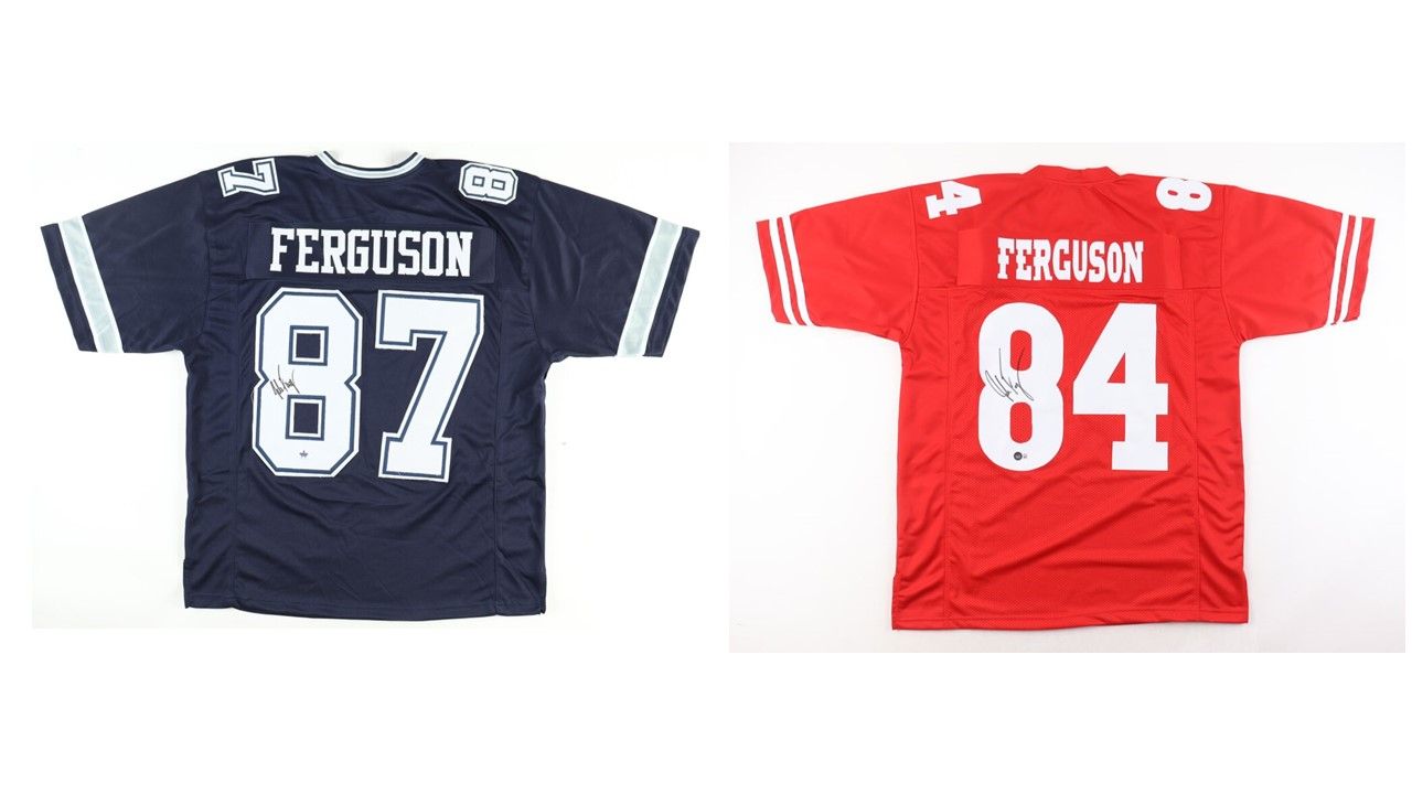 Jake Ferguson Signed Wisconsin Badgers Jersey (Beckett) & Jake Ferguson Signed Dallas  Cowboys Jersey (Gameday)