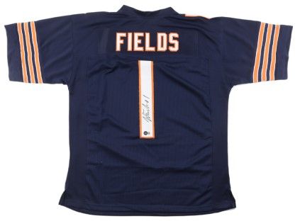 Justin Fields Signed Chicago Bears Jersey (Beckett)