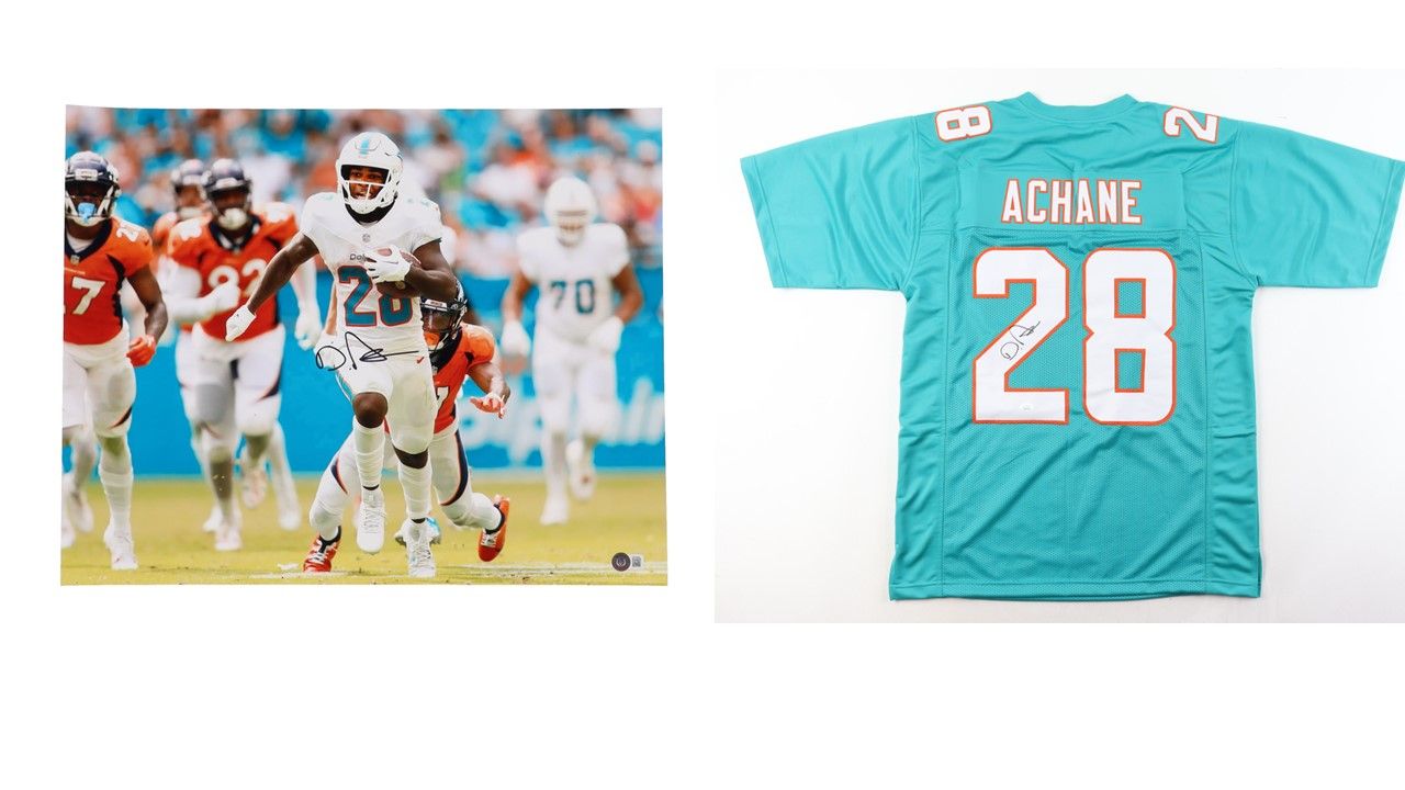 De'Von Achane Signed Miami Dolphins Jersey (JSA) & De'Von Achane Signed Miami Dolphins 16x20 Photo (Beckett)