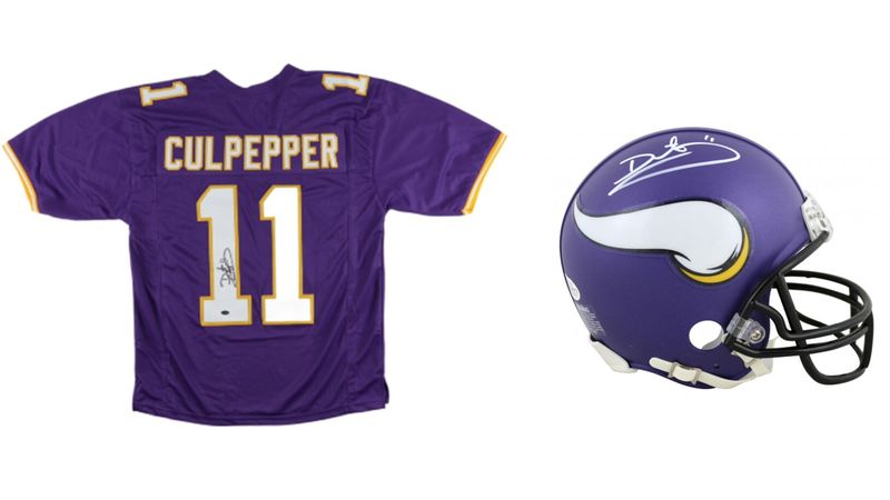 Daunte Culpepper Signed Minnesota Vikings Jersey (Schwartz) & Daunte Culpepper Signed Minnesota Vikings Mini Helmet (Beckett)
