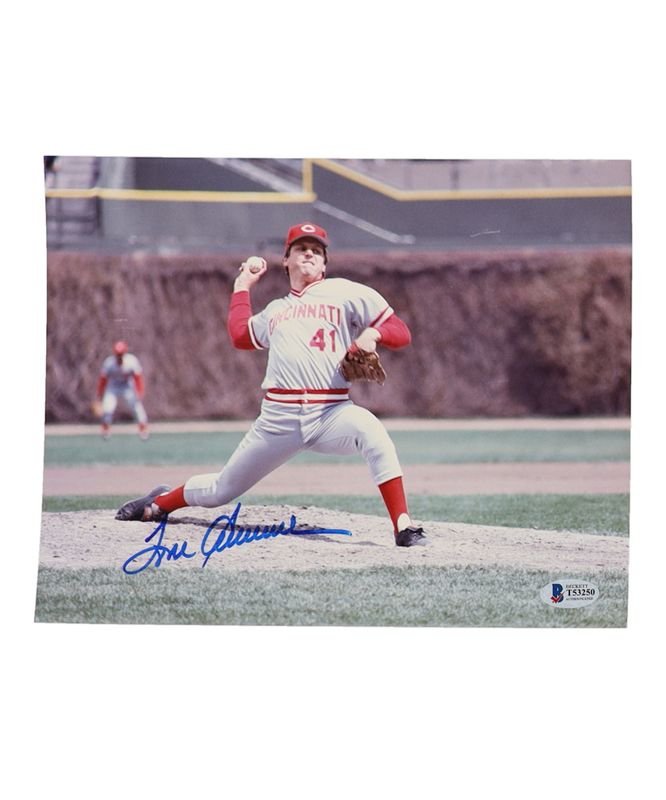 Tom Seaver Signed Cincinnati Reds 8x10 Photo (Beckett)