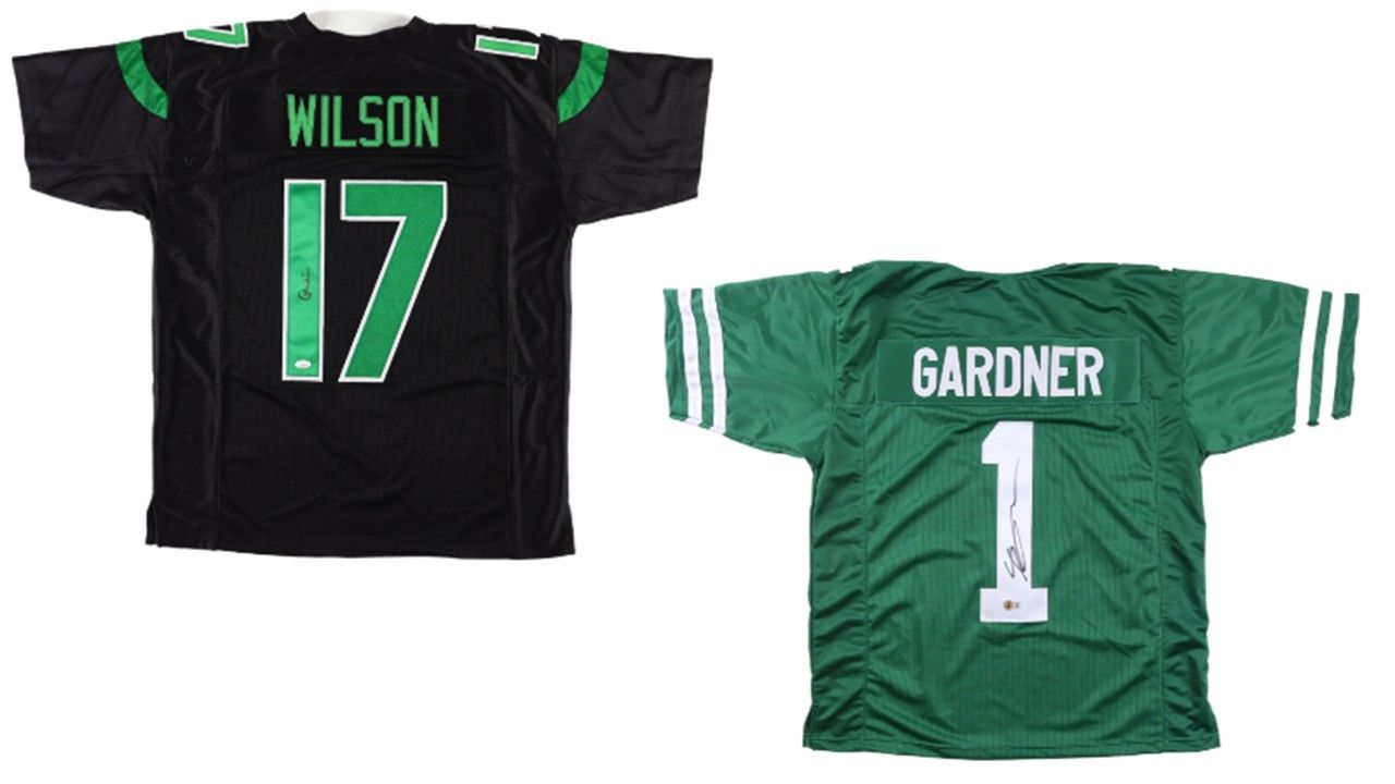 Garrett Wilson Signed New York Jets Jersey (JSA) & Ahmad "Sauce" Gardner Signed New York Jets Jersey (Beckett)