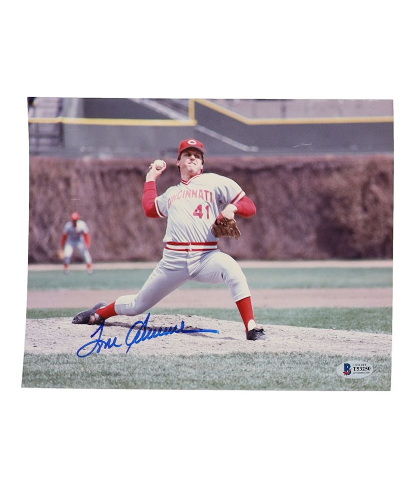 Tom Seaver Signed Cincinnati Reds 8x10 Photo (Beckett)