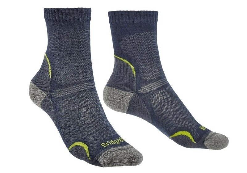 Bridgedale Women&#39;s Hike Ultra Light T2 Merino Performance 3/4 Crew Sock