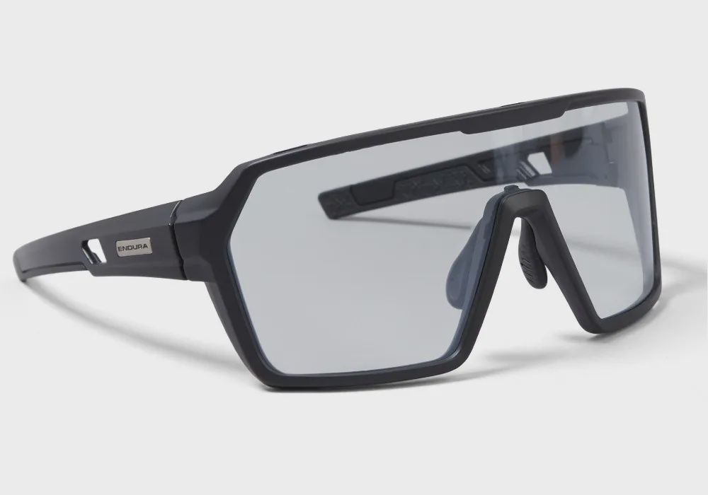 Endura Singletrack Photochromic Glasses, Colour: Matt Black