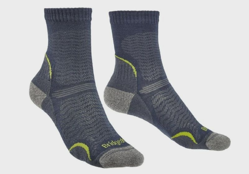 Bridgedale Women's Hike Ultra Light T2 Merino Performance 3/4 Crew Sock