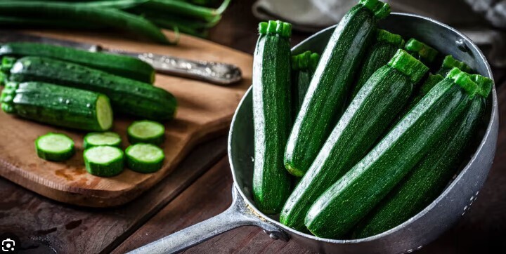 Zuchini loose 90c or 1 kg bag $3.80