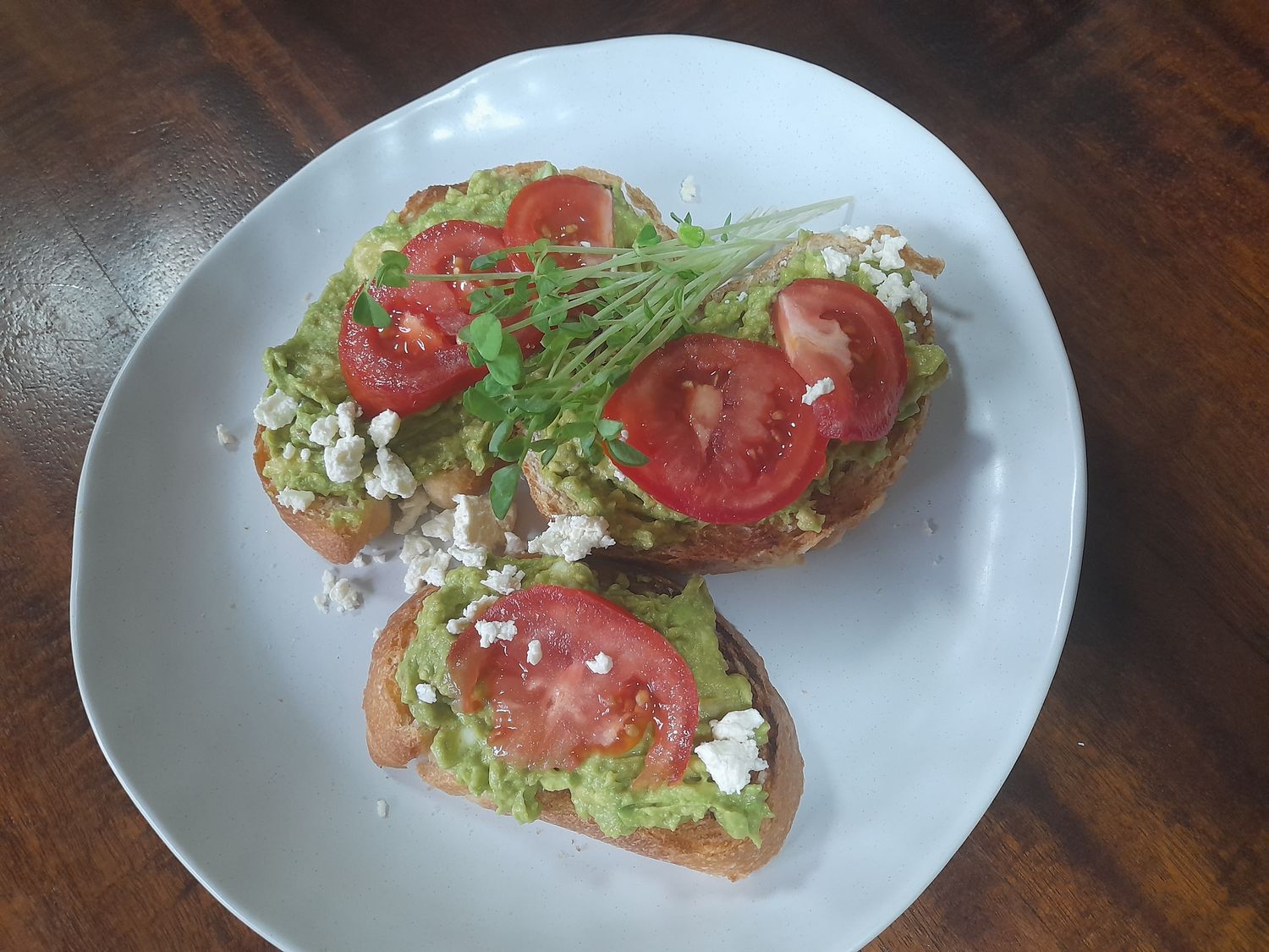 AVO &amp; TOMATO SOURDOUGH TOAST