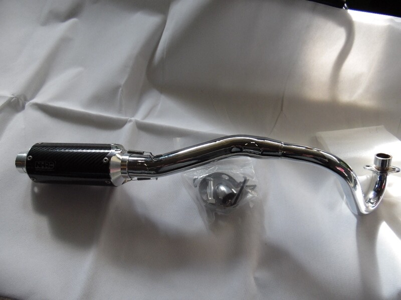 NHRC Auspuff Carbon Monkey obenliegend
