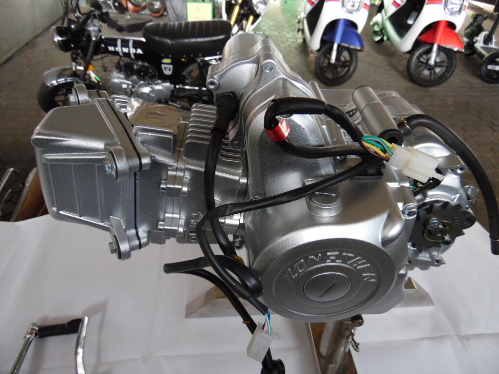 V-4 Zongshen 50 Motor mit 4 Ventiltechnik, halbauto E-Start