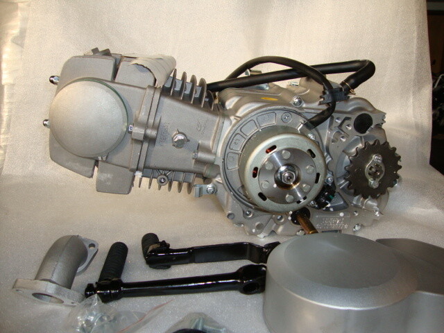 YX 125 Motor  Kickstart Alu