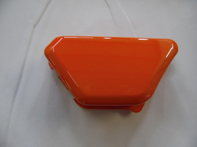 ​​​​​​Seitendeckel T-Rex rechts orange