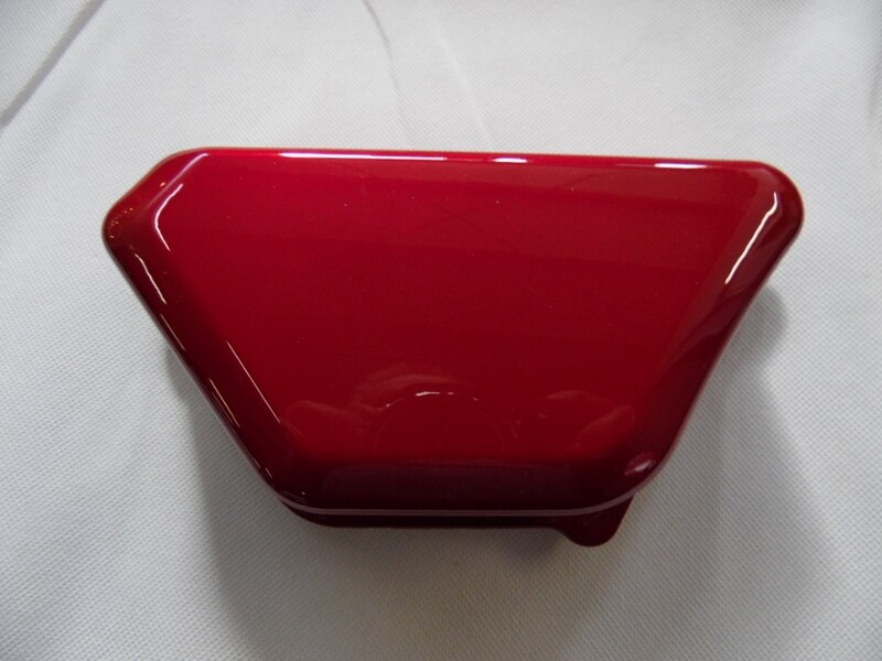 ​​​Seitendeckel T-Rex rechts candy-red