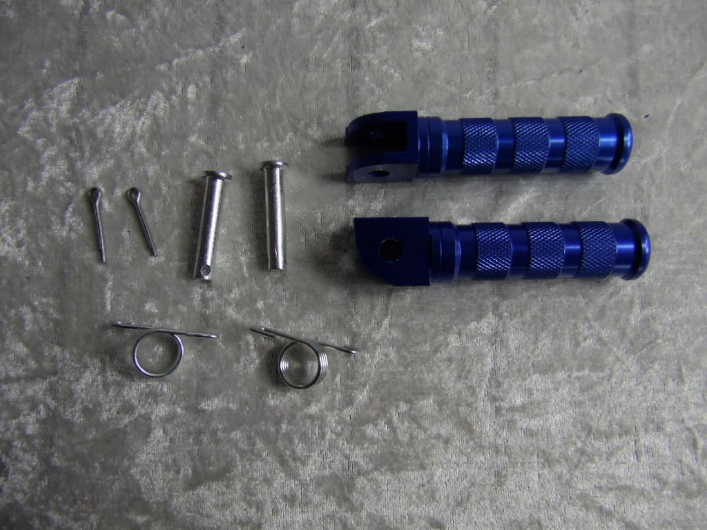 ​Fußrasten Set Alu CNC blau