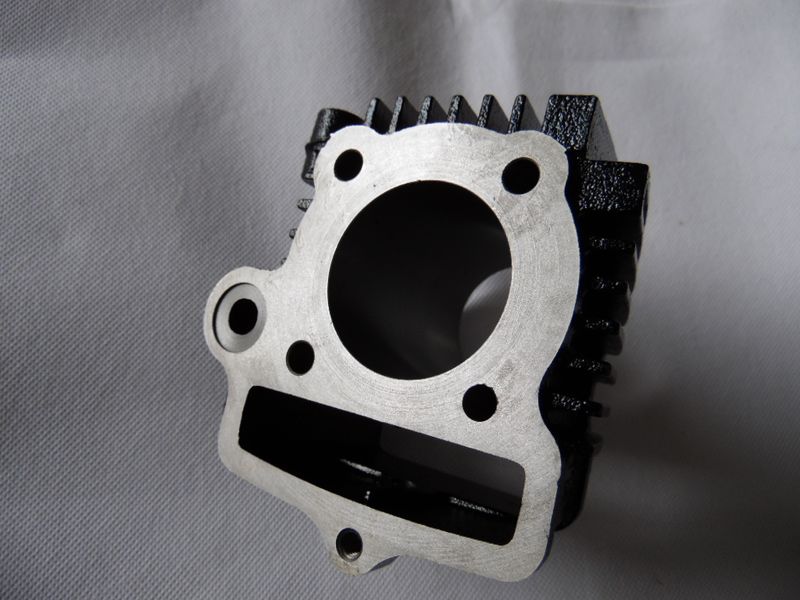 ​Zylinder 72ccm, 47mm Bohrung mit 49cc Aufschrift