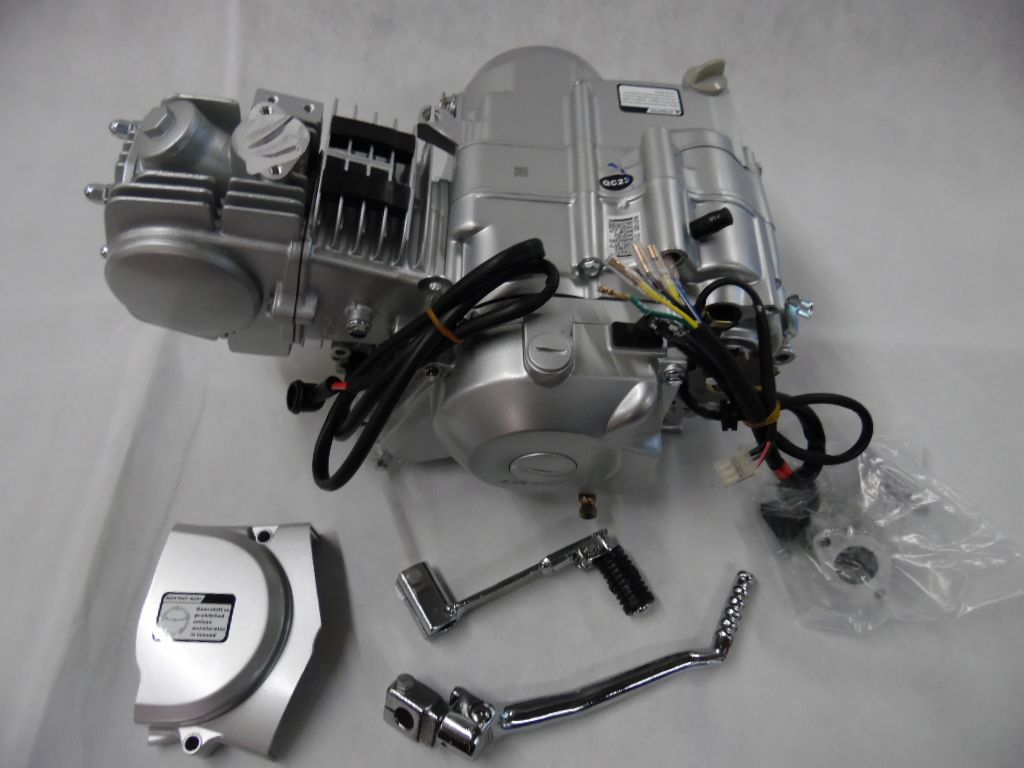 ​Zongshen 125 E-Start Motor silber