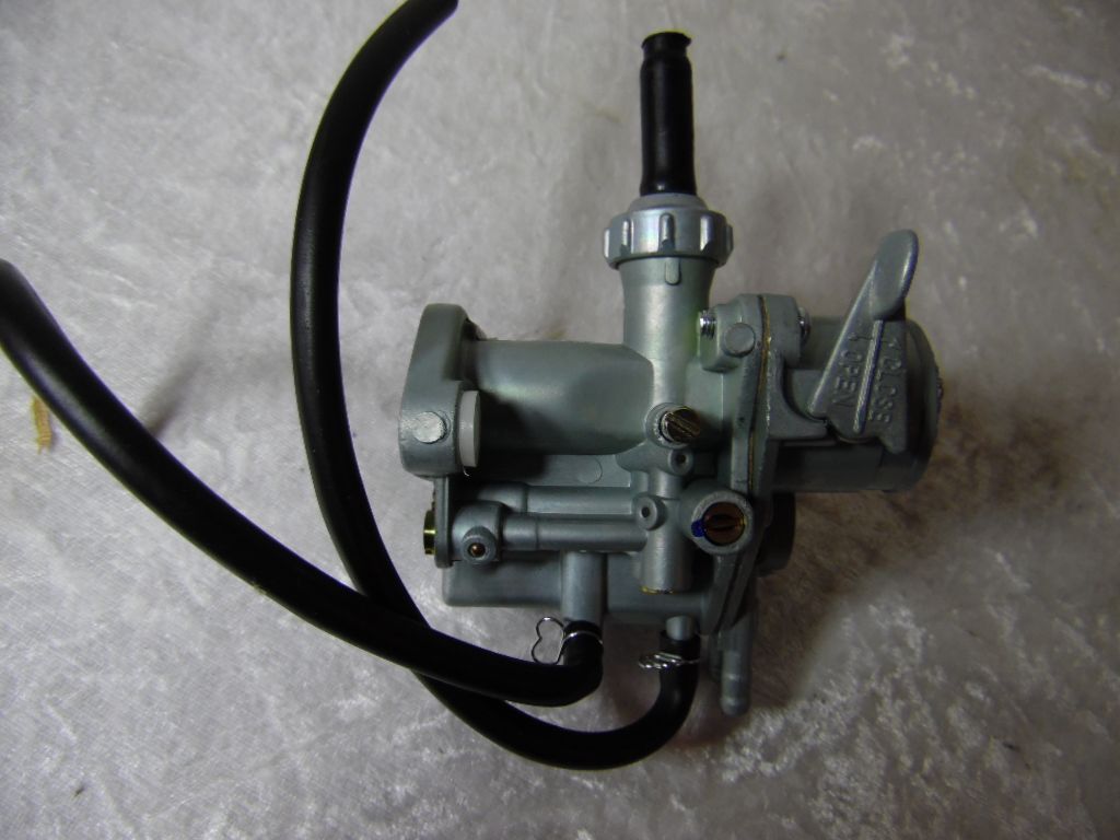 ​Vergaser Cub, C70, inkl. Benzinhahn, Choke am Vergaser