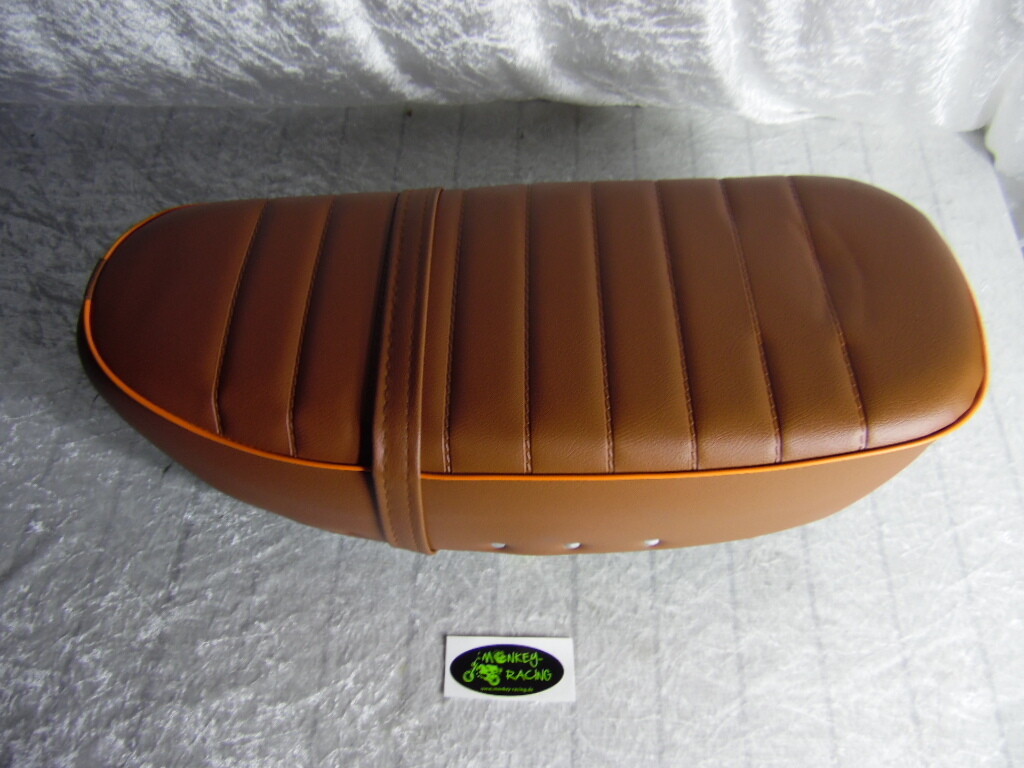 Sitzbank SkyMax 5,5l braun mit rotem Keder