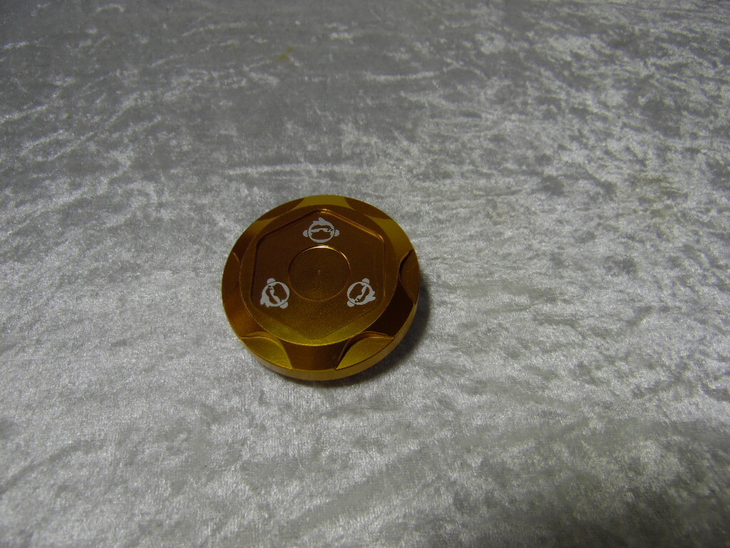 Tankdeckel SkyMini gr. Tankdeckel Alu CNC gold