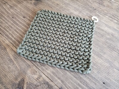 Knitted Trivet with Wooden Ring