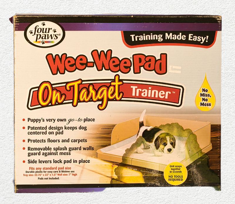 Four Paws Wee-Wee Pad On Target Trainer Pee Pad Tray