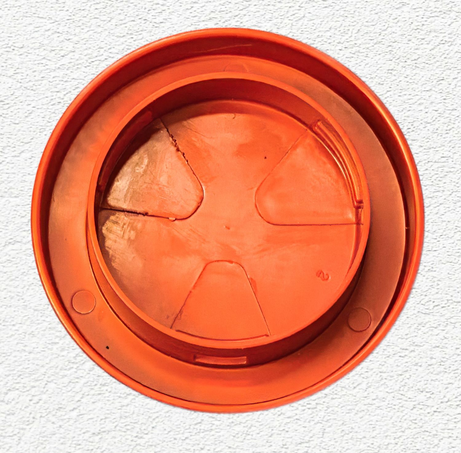 Little Giant 1-Quart Plastic Quail Waterer Base