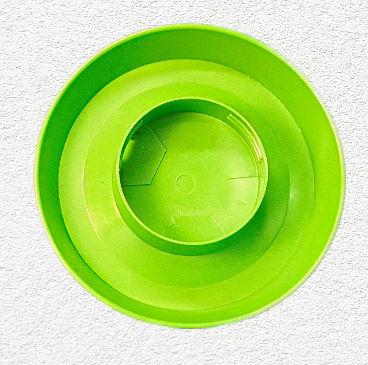 Little Giant 1-Quart Screw-On Poultry Waterer Base, Lime Green