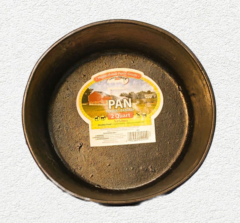 Little Giant DuraFlex Rubber Feed Pan – 2 Quart
