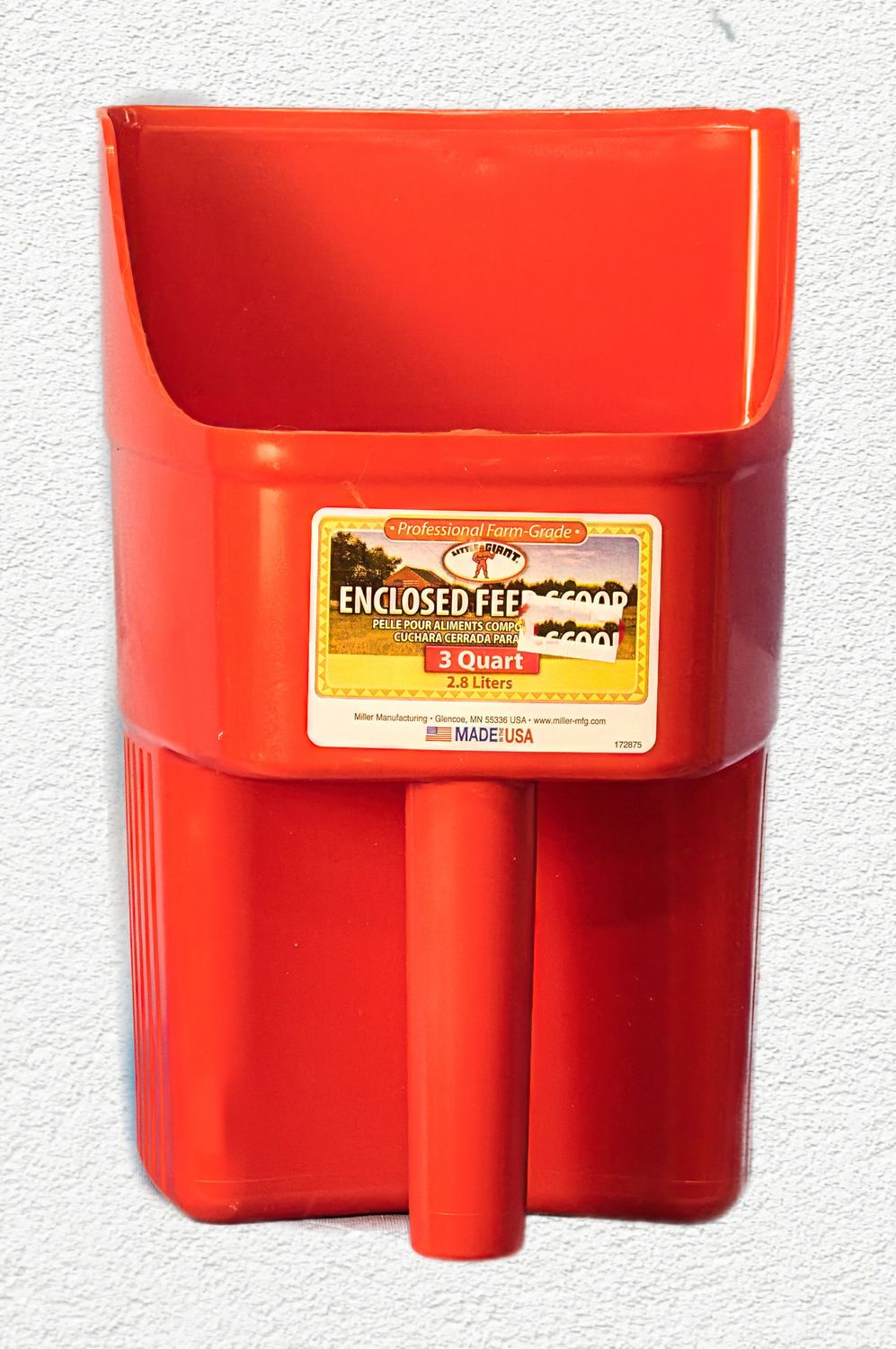 Little Giant Enclosed Feed Scoop – 3 Quart (Red)