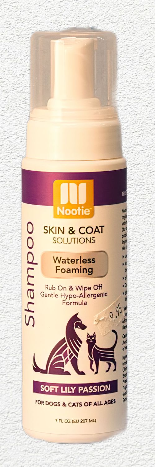 Nootie Foaming Waterless Shampoo for Dogs and Cats - Soft Lily Passion (7 oz)