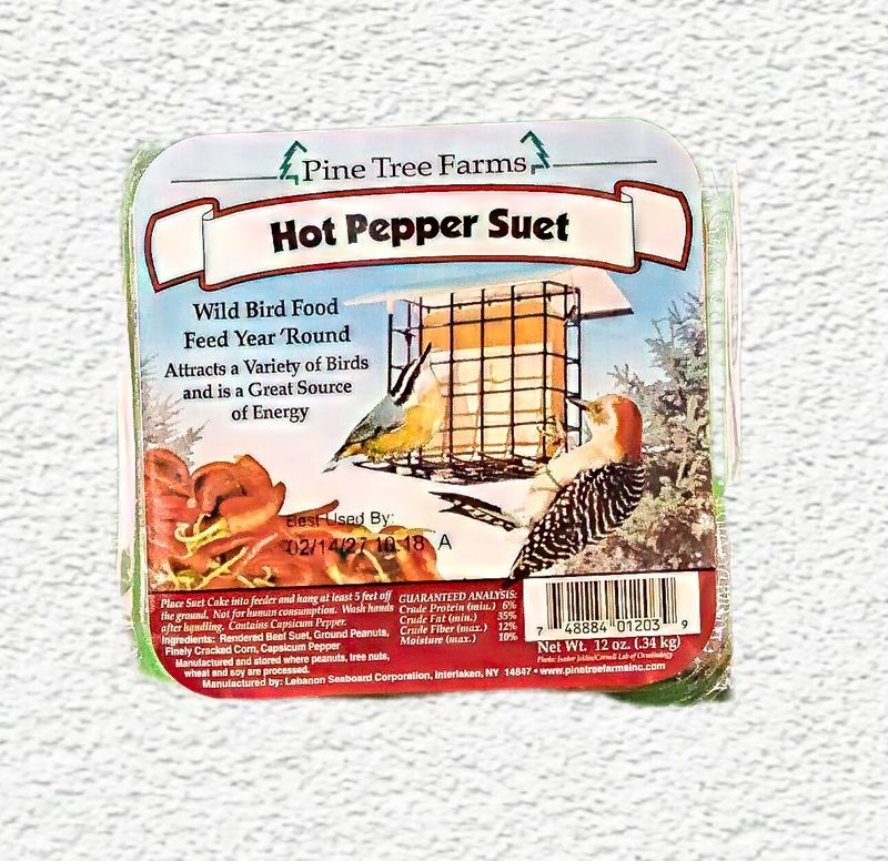 Pine Tree Farms Hot Pepper Suet Cake (12 oz)