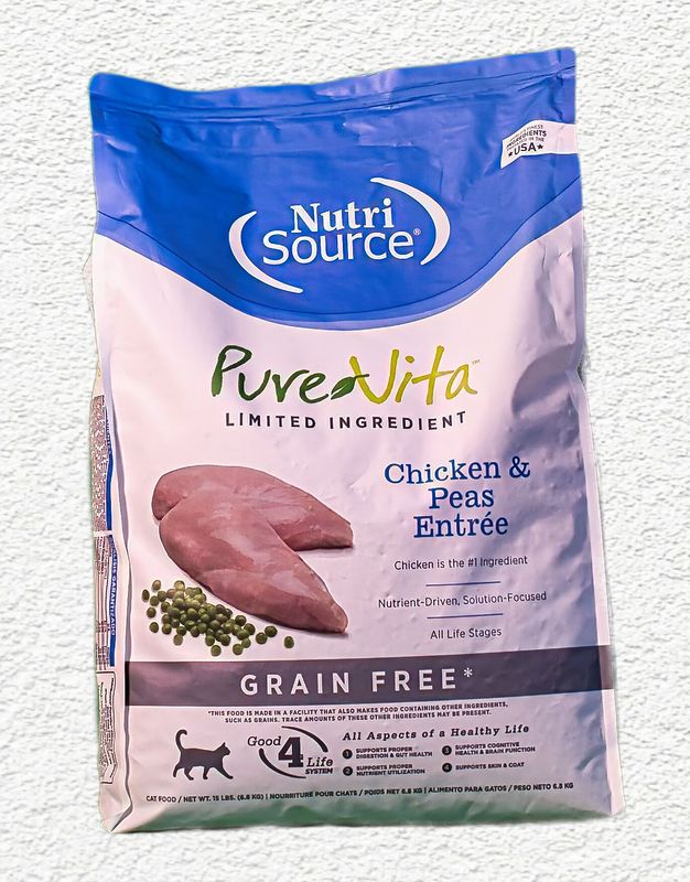 Pure Vita Grain-Free Chicken & Peas Entrée Dry Cat Food (15 lb)