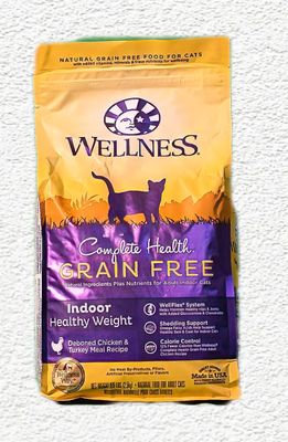 Wellness Complete Health Grain-Free Indoor Healthy Weight Chicken Recipe Dry Cat Food, 5.5 lb Bag