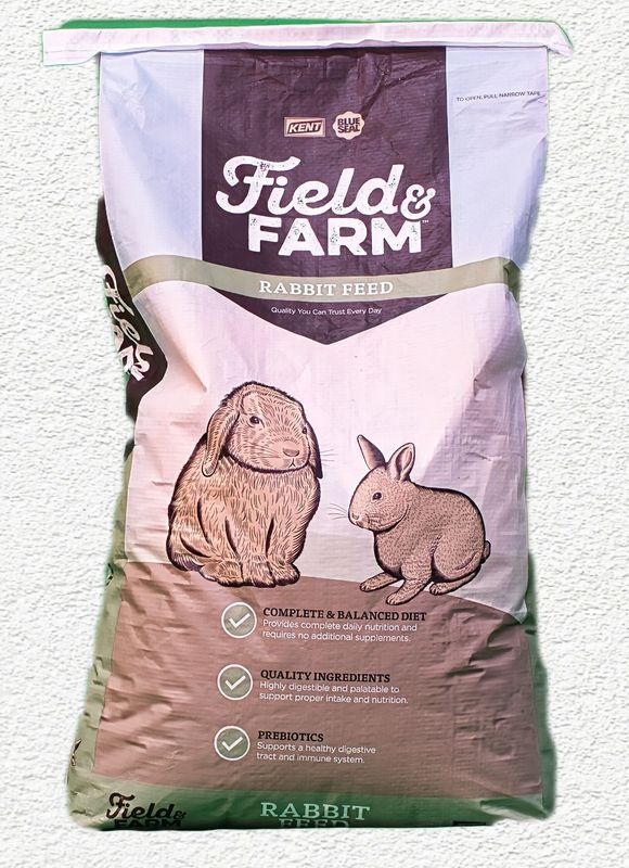 Blue Seal Field Farm Bunny 16 Rabbit Feed (25 lb)
