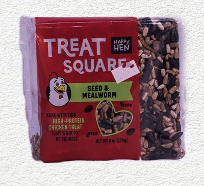 HAPPY HEN MEALWORM AND SEED SQUARE 0