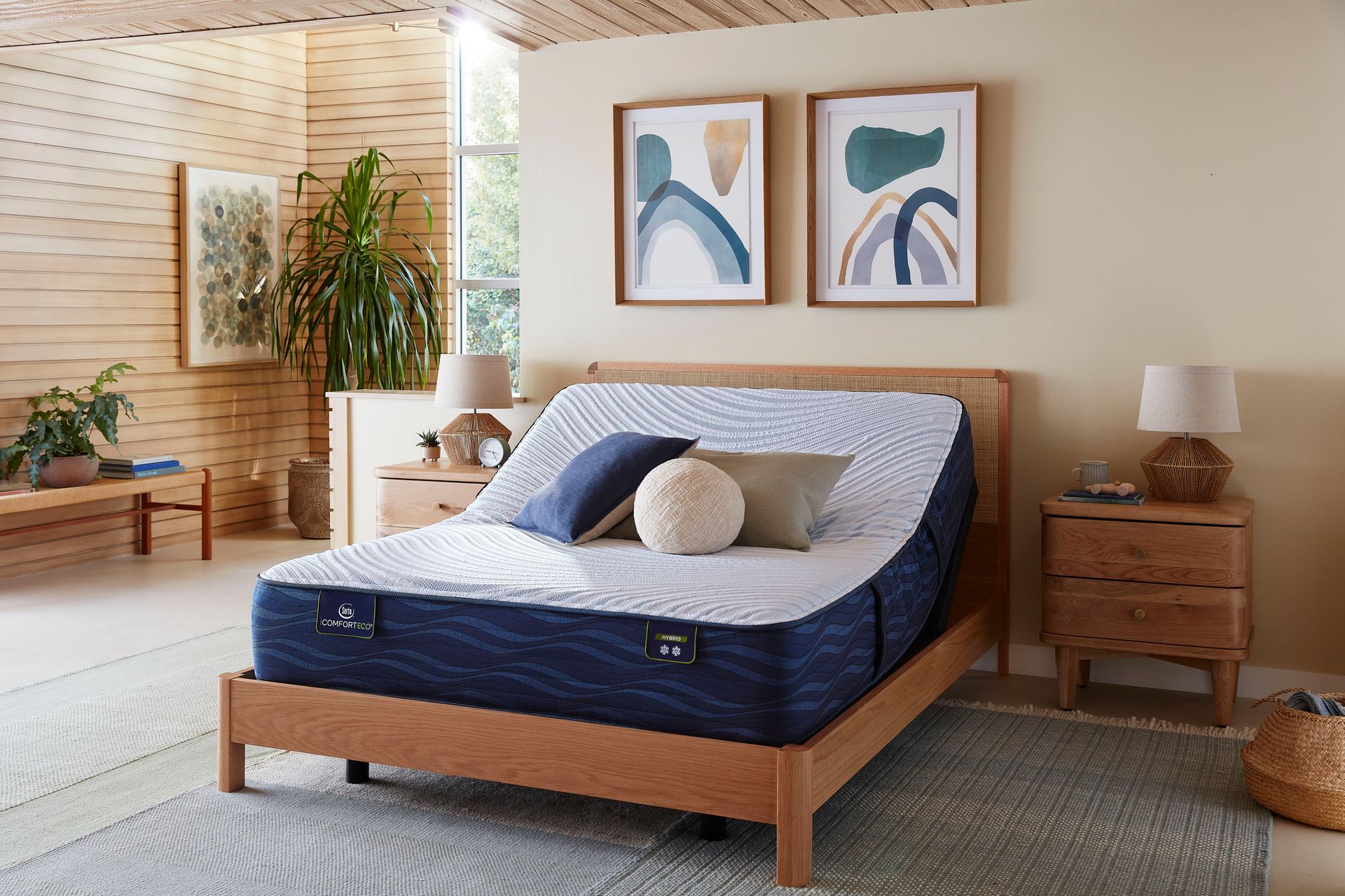Serta® Motion Essentials® Adjustable Base Queen Size