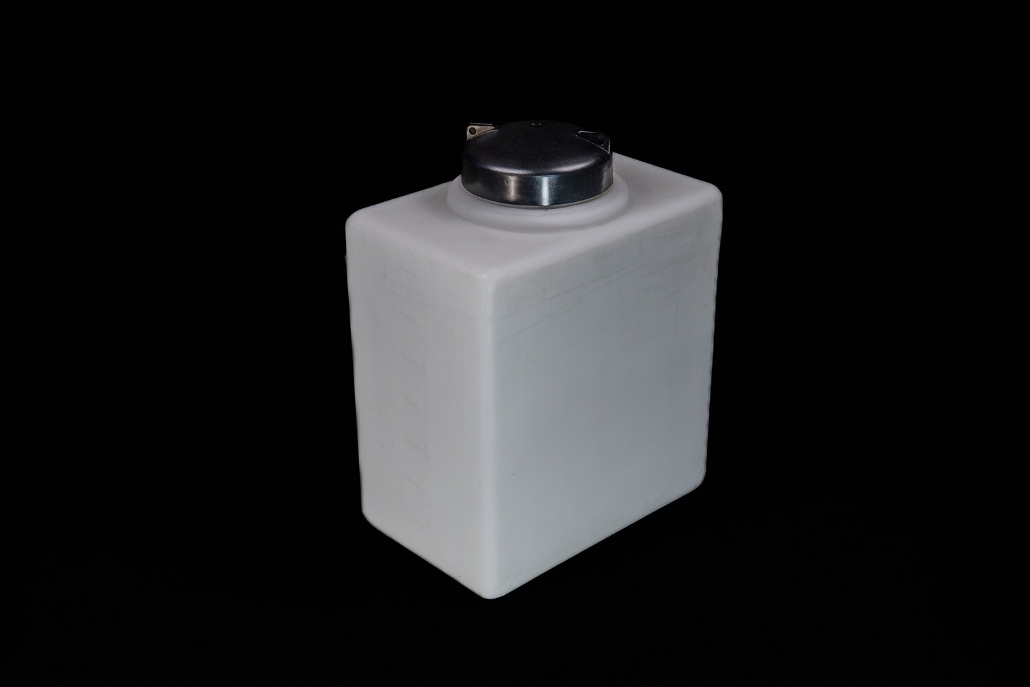 7-gallon Plastic Portable Flat Bottom Utility Tank | Norwesco