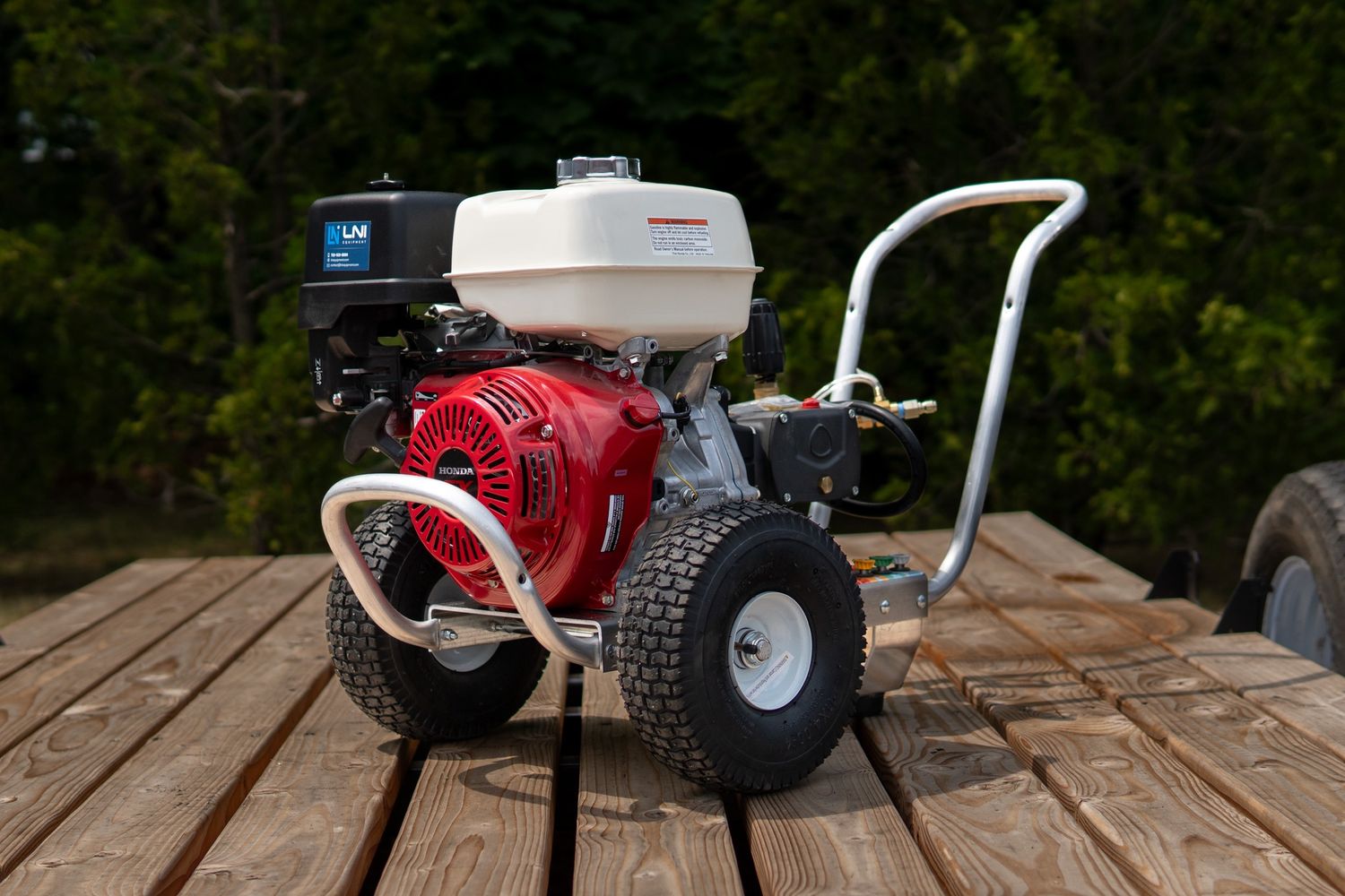4000 PSI @ 4 GPM - Honda GX390 - Gear Drive