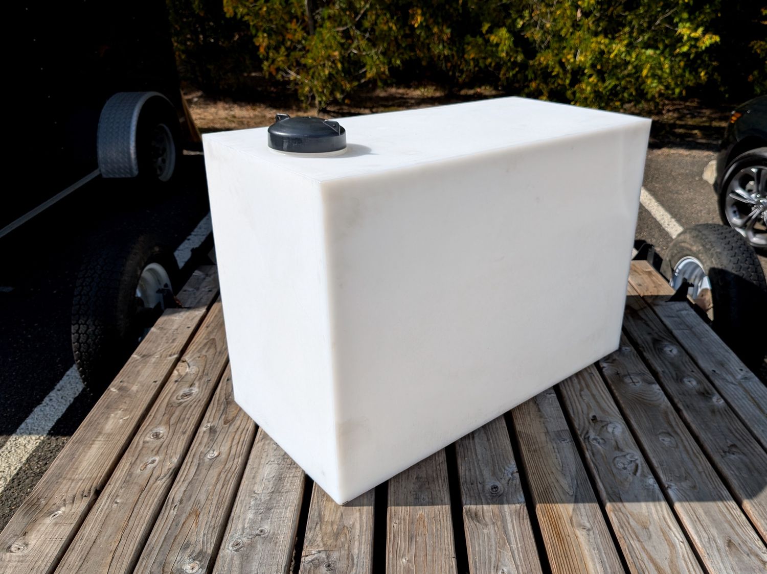 100-gallon Plastic Portable Flat Bottom Utility Tank | C3 Skids