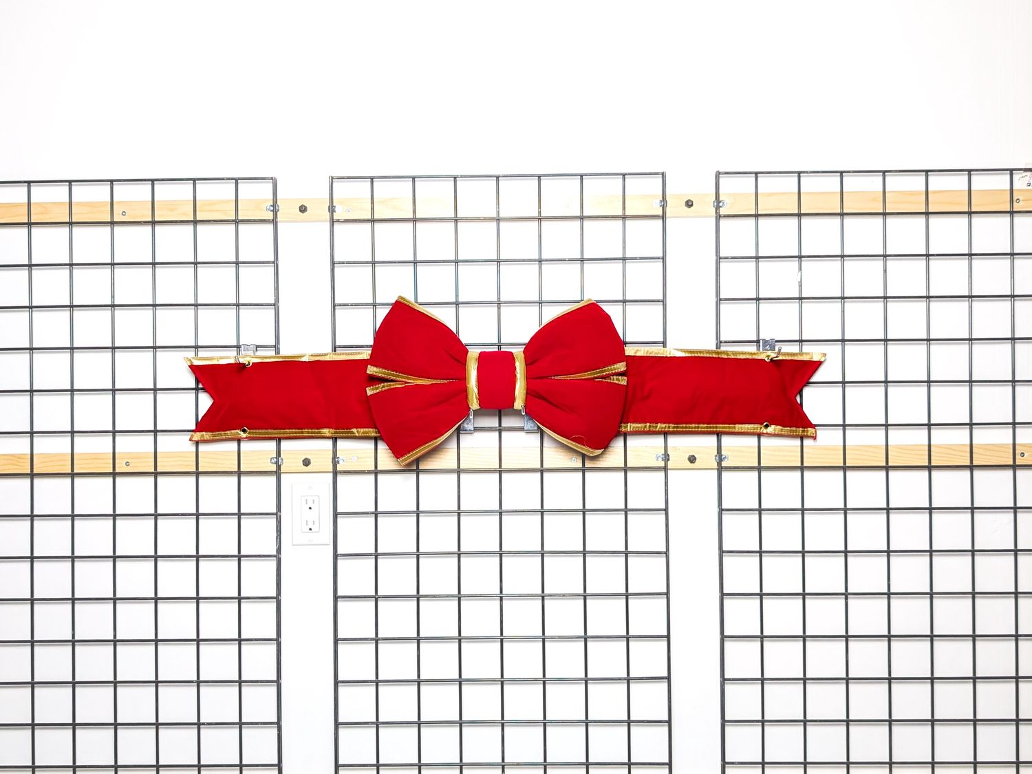 Bow - Red with Gold Trim, Size: 18&quot;