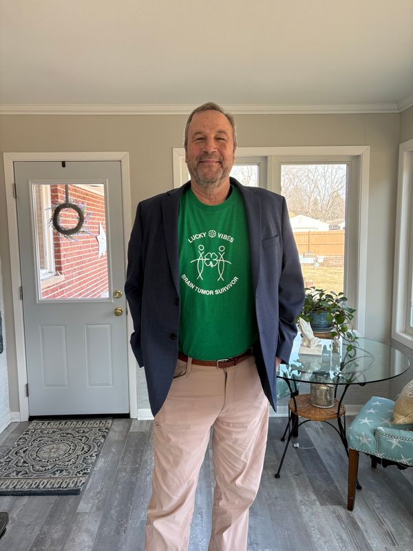 Lucky Vibes Brain Tumor Survivor T (Men's)