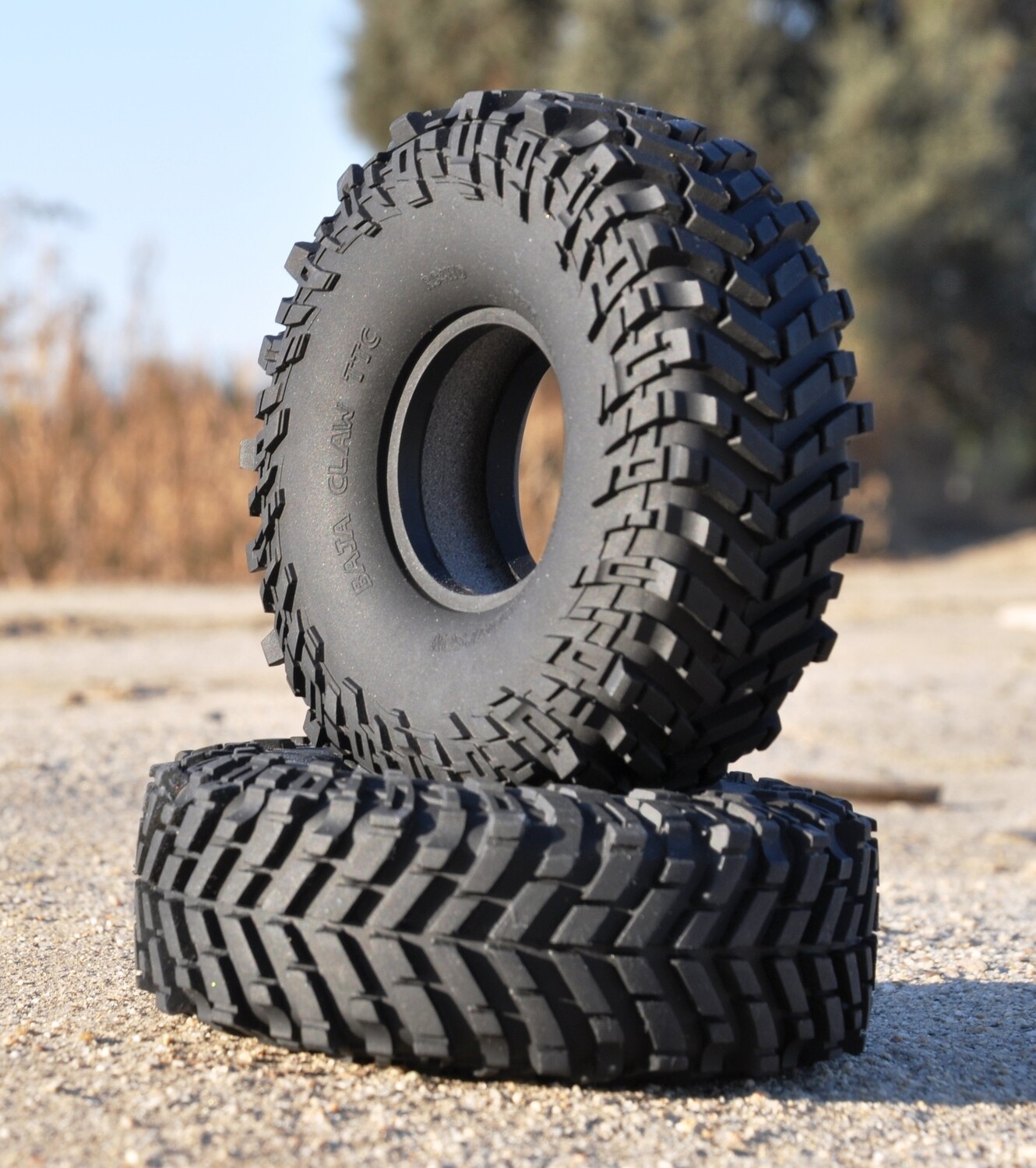 RC4ZT0048 Mickey Thompson 1.9 Baja Claw TTC Scale Tires