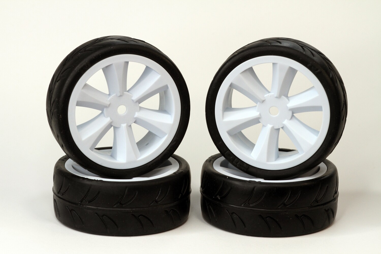 GRC124GTW USGT Pre Glued Tires on Edge Wheels White