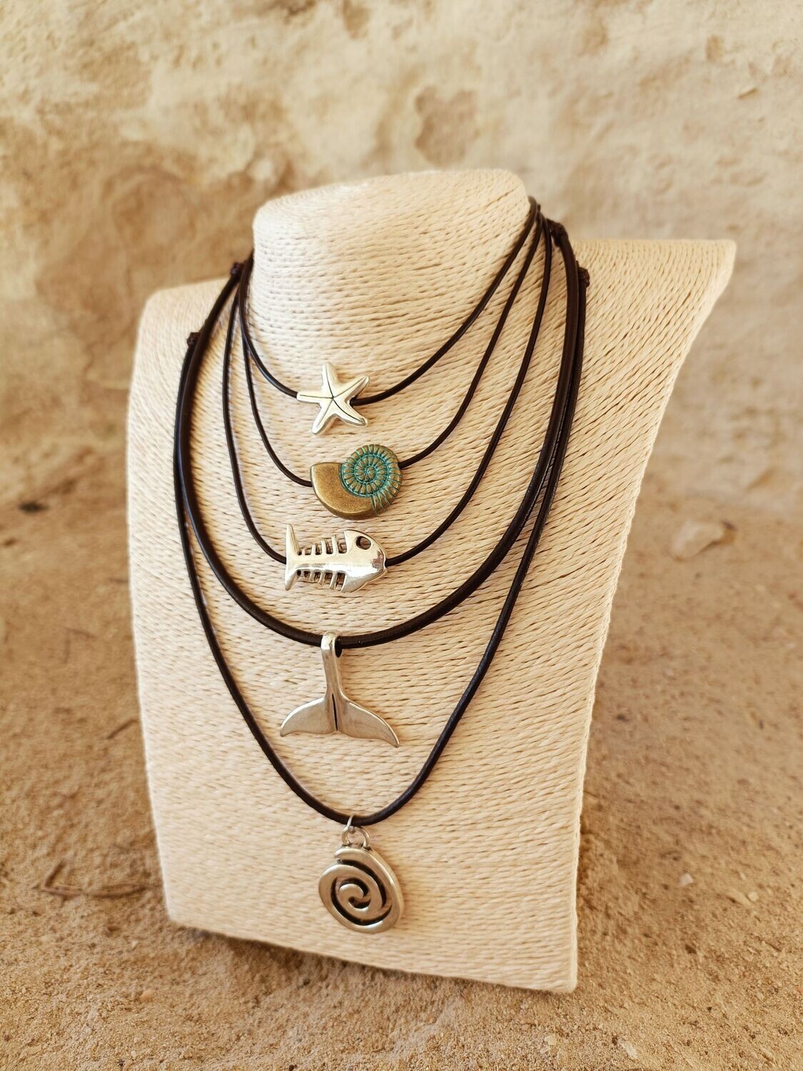 Collares de cordón de cuero
