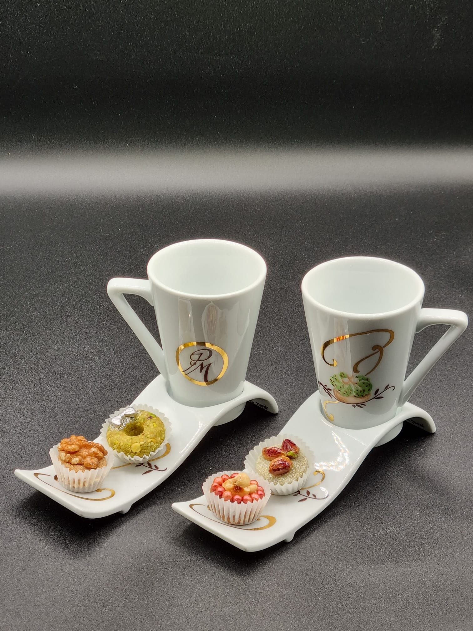 2 Tasse et 2 dessous de tasses