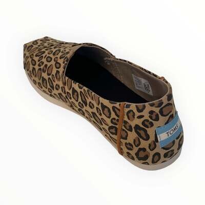 T Women&#39;s Classic Desert Tan Microfiber Leopard Print Shoes