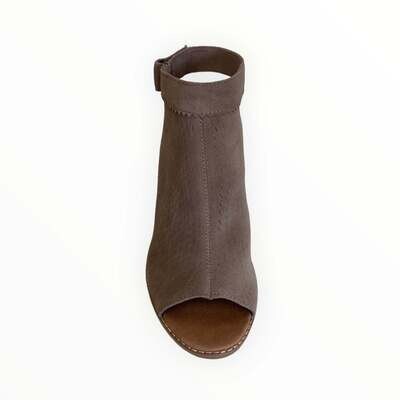 T Women&#39;s Grenada Taupe Grey Suede