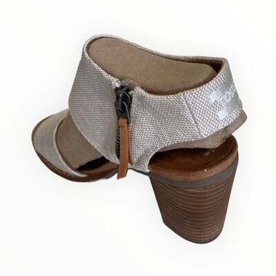 T Women&#39;s Majorca Cutout Natural Yarn Dye Shoes