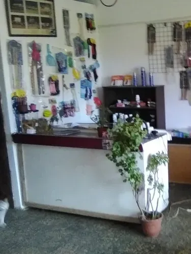 SALINAS, SE VENDE VETERINARIA