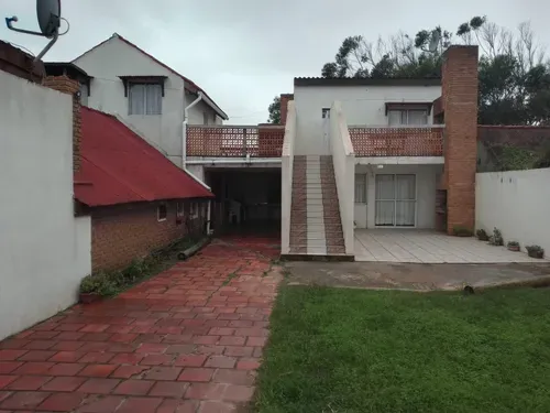 COMPLEJO EN BARRA DEL CHUY